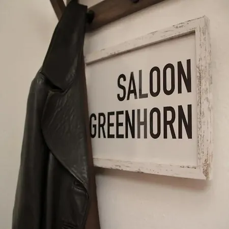 Saloon Greenhorn *